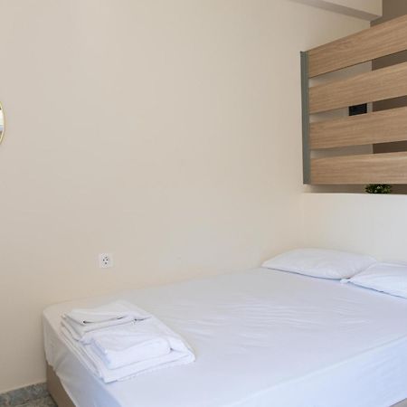 Tota Marinou Hotel Agioi Apostoloi  Exterior photo